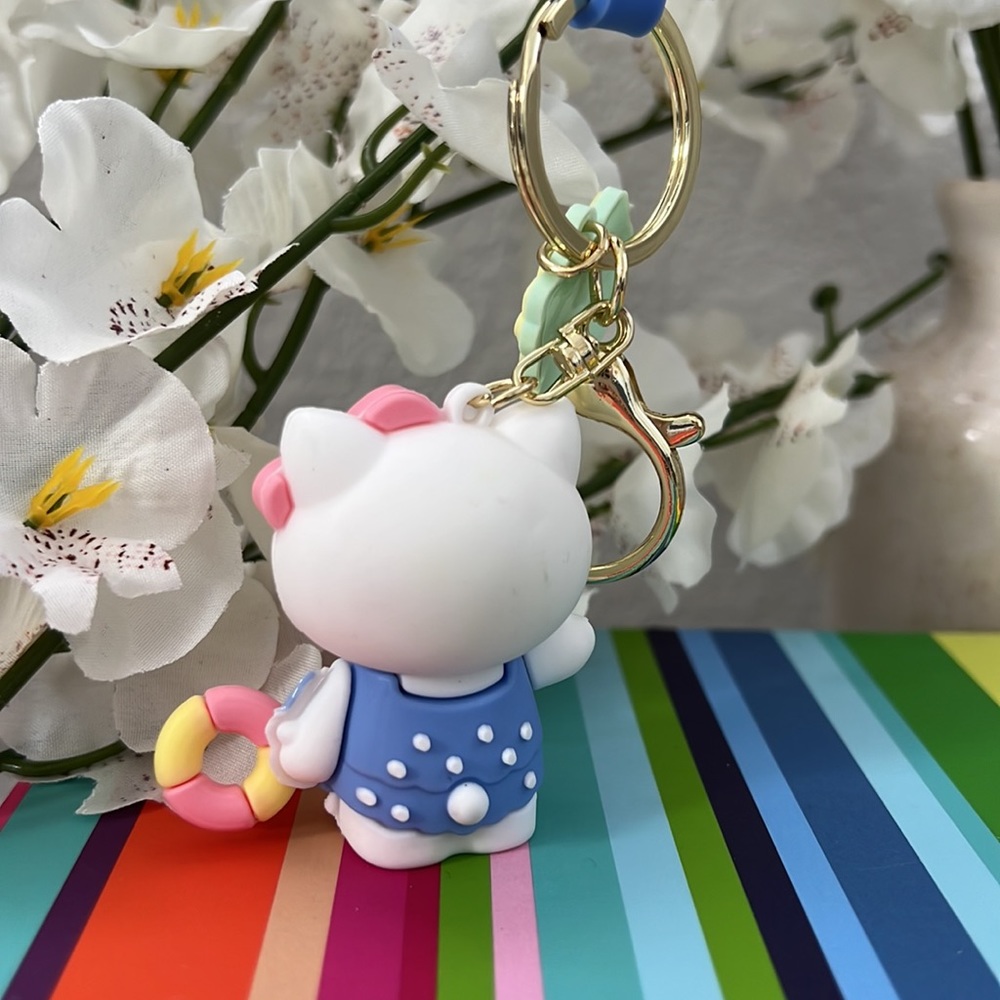 Hello Kitty keychain. - Picture 5 of 8